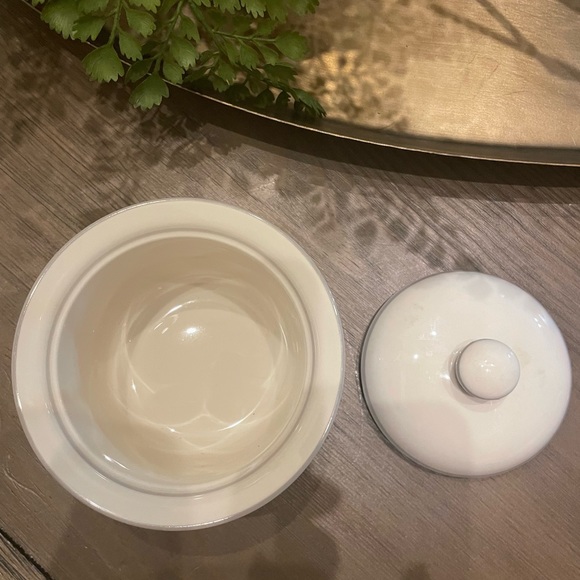 Lenox Chinastone "For The Grey Patterns" Sugar Bowl With Lid. - Picture 3 of 4